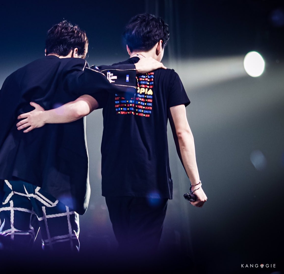 __Kanggie's tweet photo. โคจรมาเจอกันแล้ววงง…นนท์กับคริสพีปังปุริเย่ พูดกันไม่หยุดแน่ ฮือออยากเห็นคูมพิธีกรกับกรรมการร้องเพลงด้วยกันเลย
#KristPerawat #NONTTANONT #TheStaridol https://t.co/ozBpNiFPiY