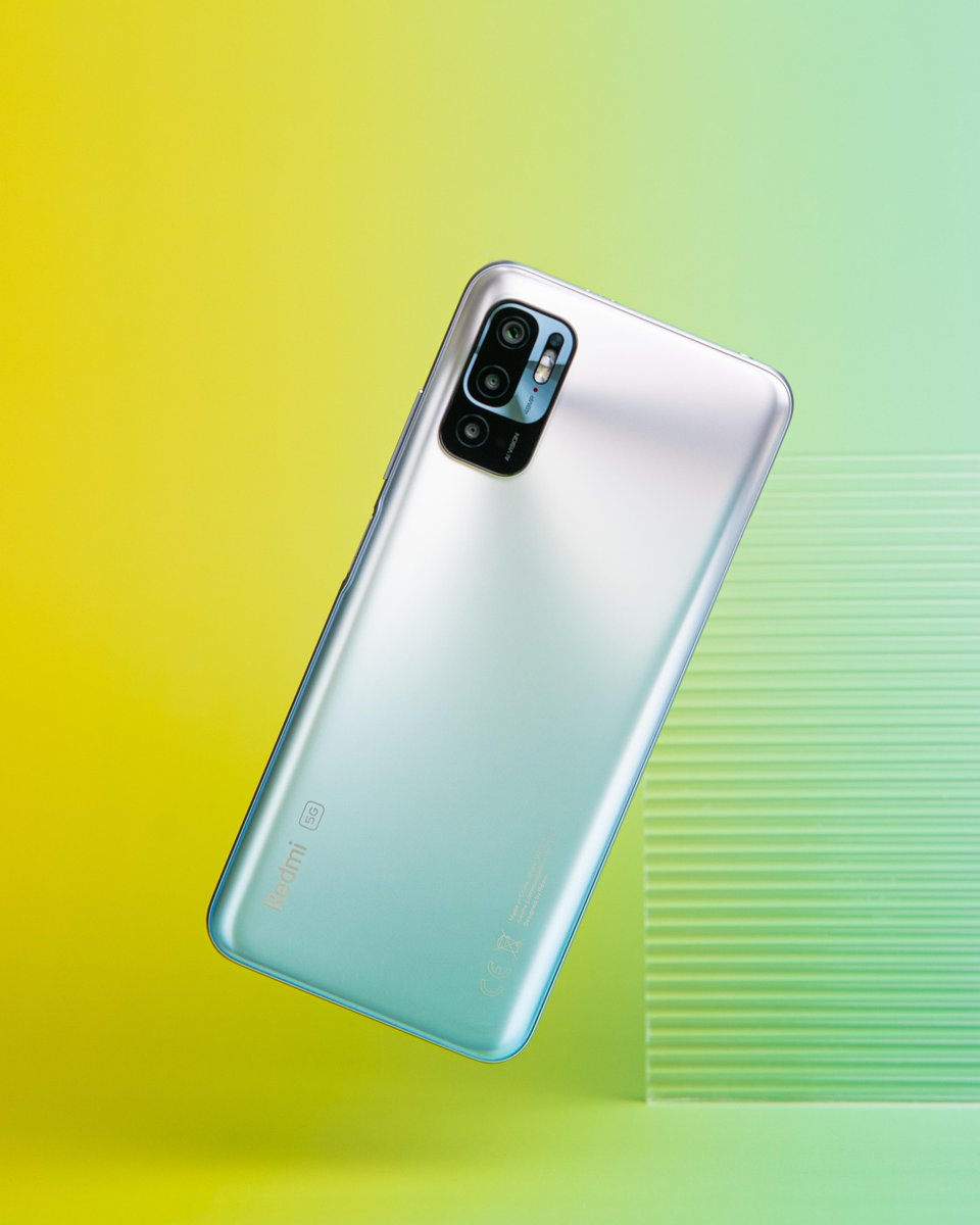Xiaomi's tweet photo. When connected to a 5G network, #RedmiNote10 5G is not just fast, it's fast beyond belief.

#PerformanceRacer #ChromeSilver https://t.co/plC4HGEuDY