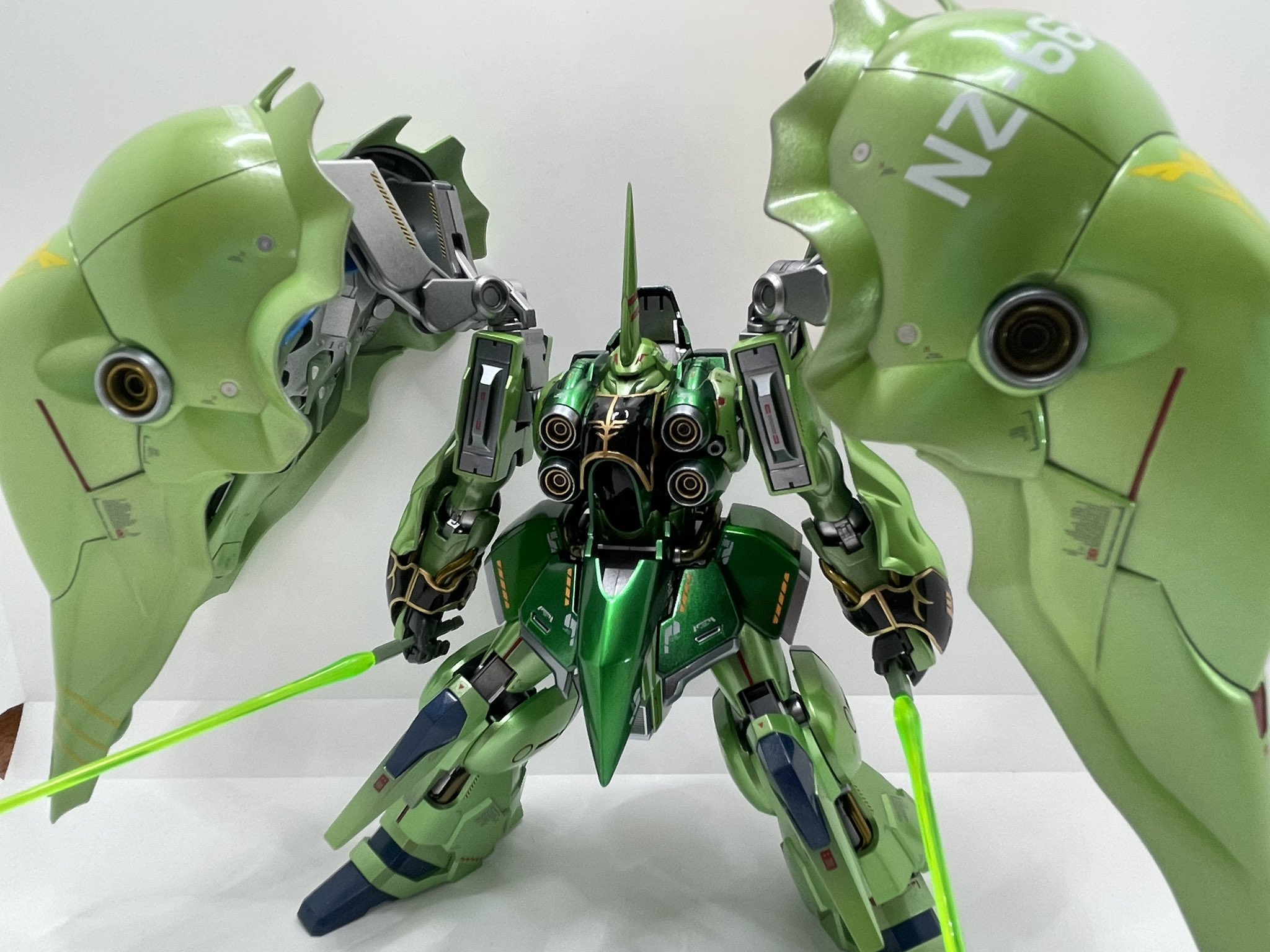 がるつー 進化していくグレイズ制作中 Hgクシャトリヤ完成とさせて頂きます 前回のシナンジュスタインに続き袖付きですが エングレービング綺麗になったと思います 前回は何故かフリーハンドで筆塗りという無駄に高度な事やってたので 笑 1 2