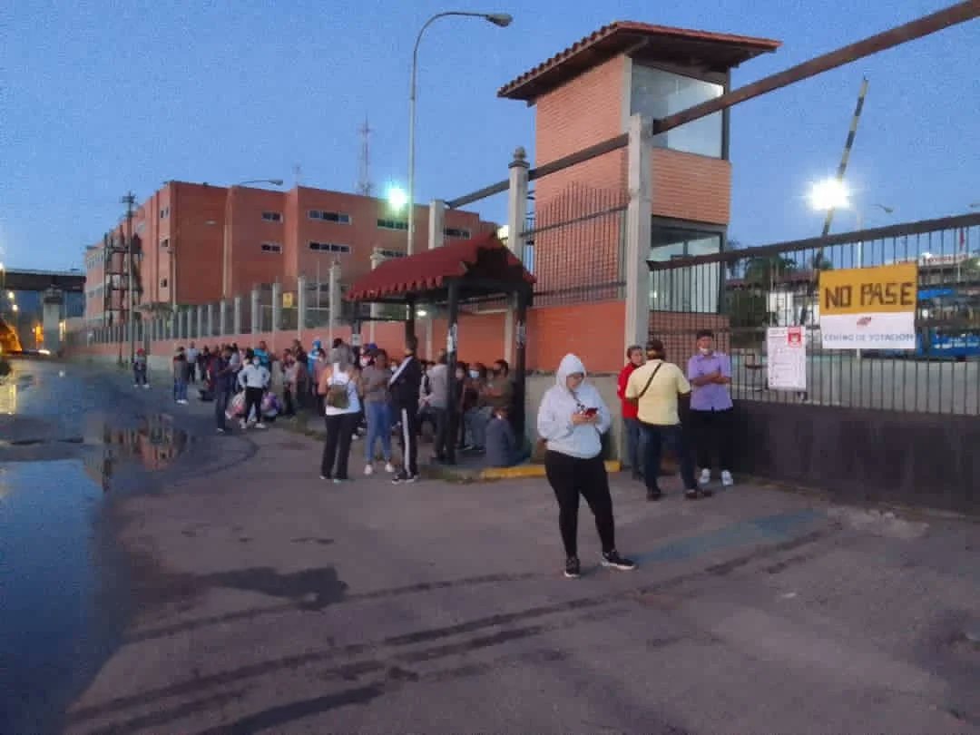 #EPAPSUV 
¡LLEGÓOO EL DÍA! 
#8AGOSTO

ASÍ AMANECE UN PUEBLO FORMADO EN LA CONCIENCIA POLÍTICA Y GARANTES DE LA DEMOCRACIA  PARTICIPATIVA Y PROTAGÓNICA DE SU CONSTITUCIÓN. 
¡AHORA DEPENDE DE TI!

🎶VOTA.POR QUIEN QUIERAS TÚUU🎶
<a href="/PartidoPSUV/">PSUV</a> 
<a href="/NicolasMaduro/">Nicolás Maduro</a> 
<a href="/dcabellor/">Diosdado Cabello R</a> 
<a href="/taniapsuv/">Tania Valentina Díaz</a>