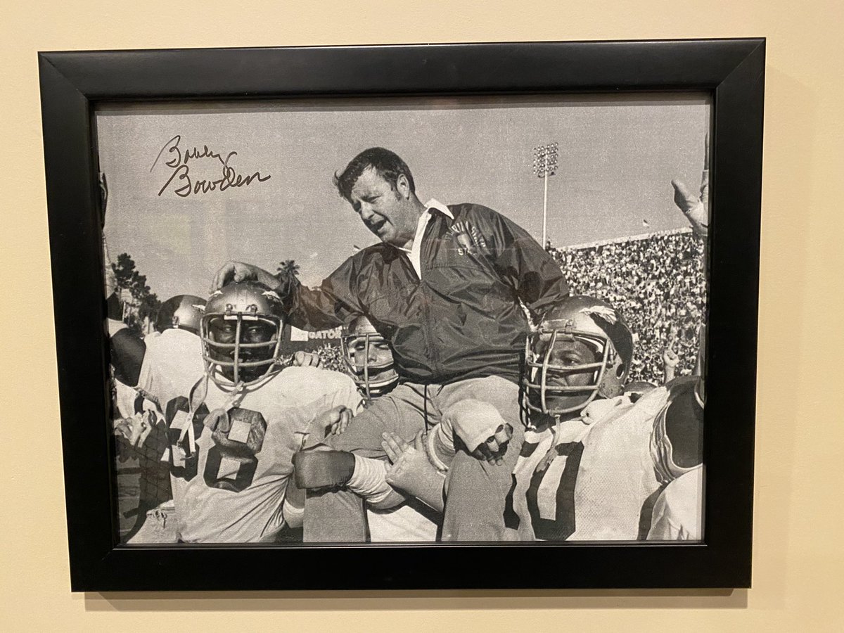 Pdizzle22's tweet photo. @SportsCenter Heaven has a great man, a legend! https://t.co/pXIqwc9wSi