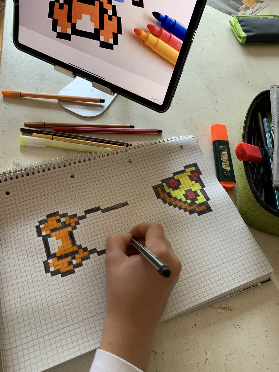 codekulturbonn's tweet photo. Pixelgrafiken, analog und digital: https://t.co/y9ozE7xOZF https://t.co/HbFCt3ZiB4