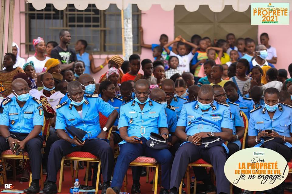 ECOTI.SA / La Semaine Nationale de la Propreté en photos :

Mobilisation des équipes de ECOTI.SA dans le cadre de la cérémonie de la SNP qui a eu lieu le 05 Août 2021 au village d’Agban