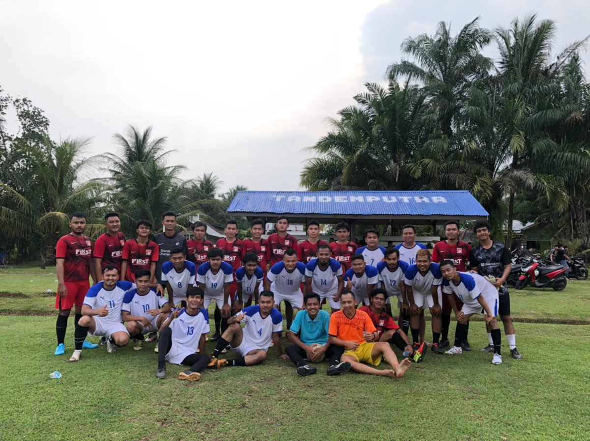 AWAY DAY!

Terimakasih buat semua member MLC yg sudah jauh" datang, semoga kedepannya kita bisa lebih kompak, lebih solid lagi dan tetep jaga silaturahmi selalu👏💪🔴

There's Only One Red, The Reds

#YNWA
#SparingFootball