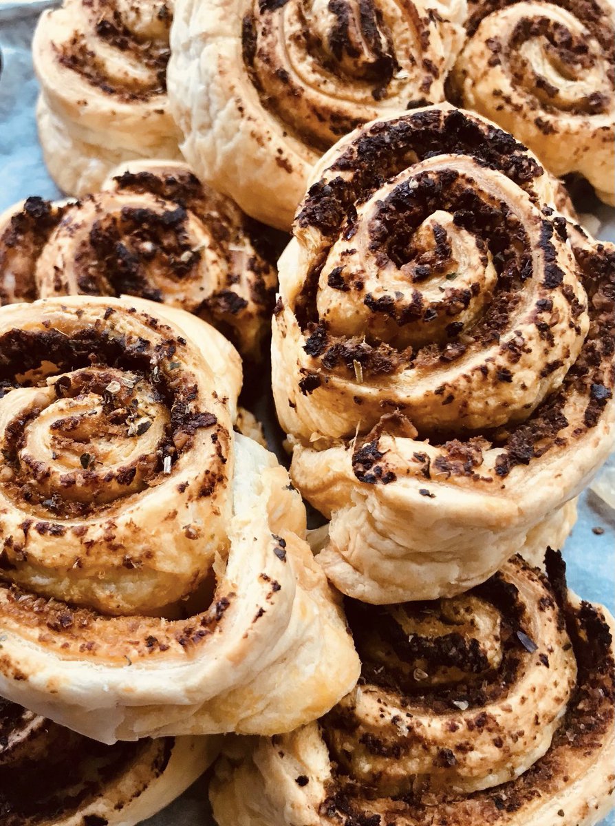 vegan_vend's tweet photo. Sun-dried Tomato Pesto Swirls made by the one and only @KCMB_Bristol 🙌 in at Tiger-Lily, Cabot Circus 💚✨🍃 https://t.co/TIc7oG1kOi