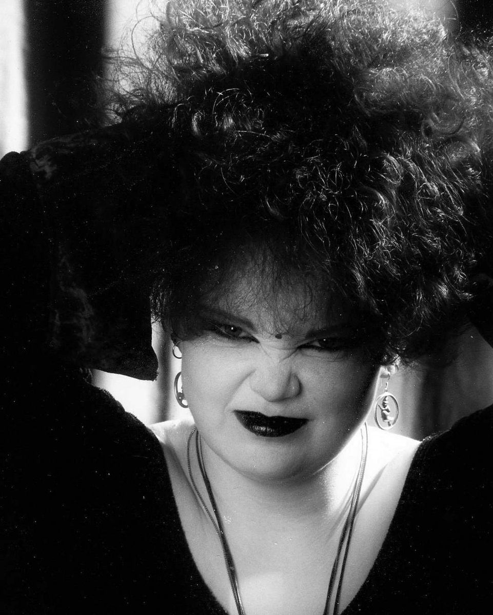 SweetSixteen68's tweet photo. #IthinkYoushouldknowthis
#NewProfilePic
#NewProfilePicture
#RealPicture
#BestTimesOfMyLife
#IamaGothicLady
#PlusSizeLady
💜...love this Picture it's 2000 - unbelievable 21 Years !!!...💜
(( 📸 by *Sister Moon* in Bad Pyrmont, NI, Germany )) https://t.co/QkexykC8Pt