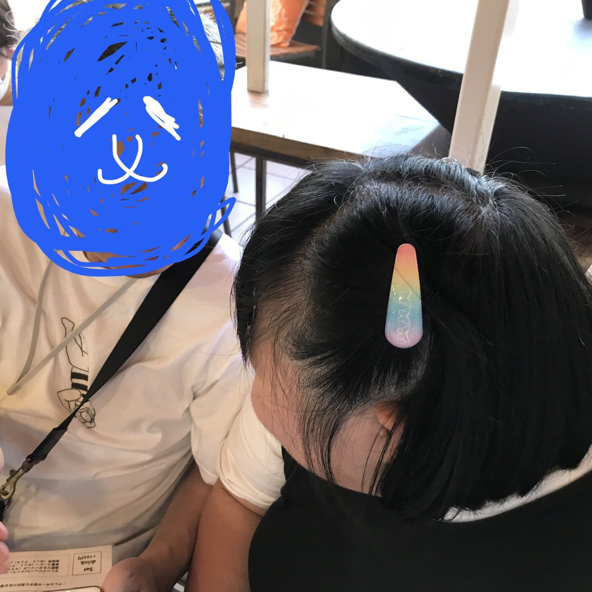 dailyofsa_chan's tweet photo. お父さんと遊んだら楽しいなぁ〜!!!✨
いぇ〜い!✌️
#ダウン症のさっちゃん #ダウン症 #さっちゃん #お父さんと #お父さん #楽しい #いぇい #笑顔 #SWDS #downsyndrome #sa_chan #withfather #father #fun #yeah #lovely #lovelytime https://t.co/Sbrqaw71km