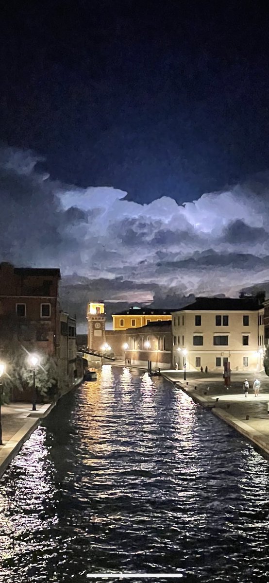 Venezia met onweer.