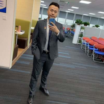 SuperHeroLion's tweet photo. #新头像 https://t.co/NPaK6fwQrA