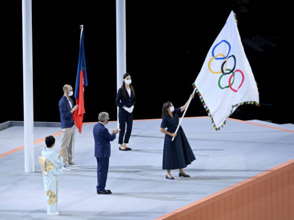 GEBDeportes's tweet photo. 🏟 #Tokyo2020 #Olympics #ClosingCeremony #DatoGEB

Tokyo le pasa la estafeta a París, próxima sede de los Juegos Olímpicos de la edición de 2024, previo al cierre y clausura de los XXXII Juegos Olímpicos Tokyo 2020 desde el estadio Olímpico de Tokio. https://t.co/MPFezhNqhV