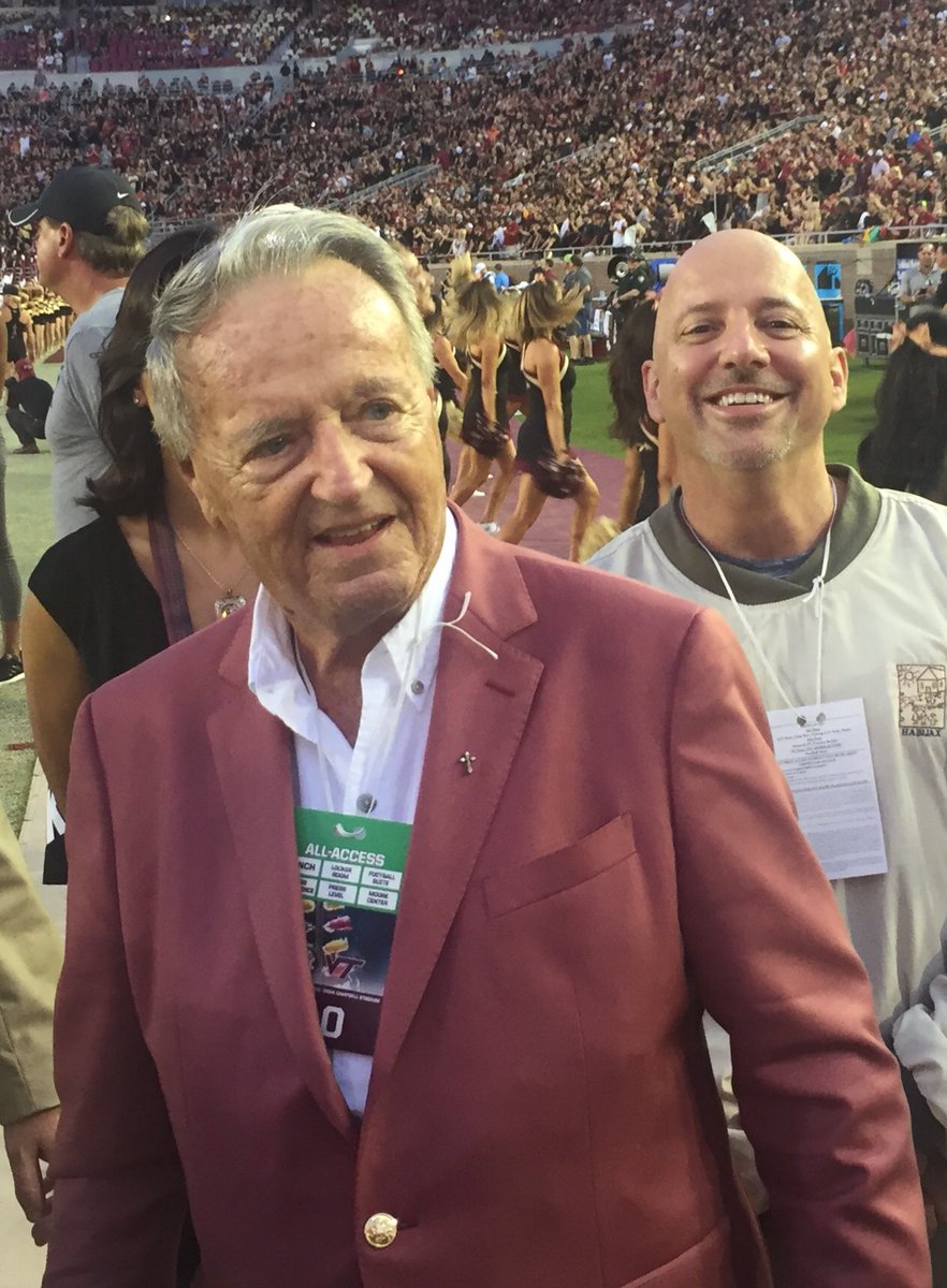 BianchiWrites's tweet photo. RIP, #BobbyBowden - the friendliest, funniest coach in history.  Bobby was asked once about the toughness of one of his players. His reply: “That boy don't know the meaning of the word fear. In fact, I just saw his grades, and that boy don't know the meaning of a lot of words.” https://t.co/wmbkx7PIar