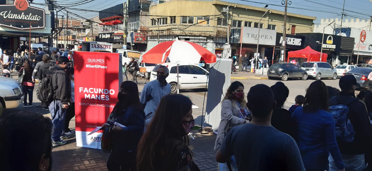 daniferreyra83's tweet photo. 📍Solano | Los jóvenes decidimos #DarElPaso para transformar el miedo, la bronca y la indiferencia en esperanza. 

👉 Feliz de militar una lista que no solo representa los ideales que predicó sino también de llevar a los/las vecinos/as la mejor propuesta electoral. https://t.co/Wp96lpPsR8