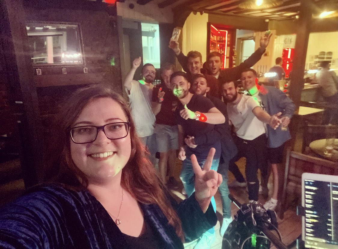 jaynesnowuk's tweet photo. Had a great gig at The George, Sittingbourne last night!
A lot of great dancing tunes, requests and bants was had! 😎🤘🏻
Thank you so much to everyone who came down to support last night, you were an amazing audience!!
Here’s some pics 10 encores later! 🤣
#JayneSnow #Giglife https://t.co/SMOxBD2v8h