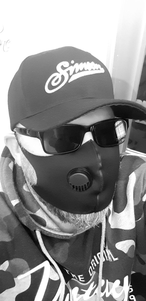 Post a picture of yourself as the leader of an underground Organization without downloading New pics.