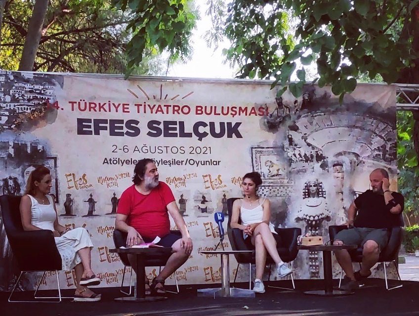 tiyatrokalemi's tweet photo. 14.Türkiye Tiyatro Buluşması

“Yerel Güç ve Dayanışma”
Konuşmacılar:
İzmir Bağımsız Tiyatrolar İnisiyatifi-Gülder Pınar
Ege Tiyatrolar Birliği-Arkın Selek
İzmir Tiyatroları Derneği-Özgür Başkaya
Tiyatromuz Yaşasın İnisiyatifi-Kamer Yıldız Ok

@TiyatroBlusmasi @tiyatro_yasasin https://t.co/g5O2c7VTvk
