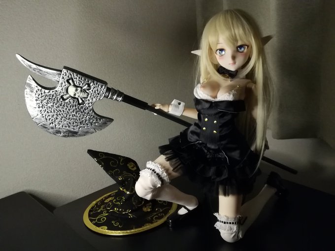 こういう大見得ポーズが直ぐできるのはドールの強みやね 