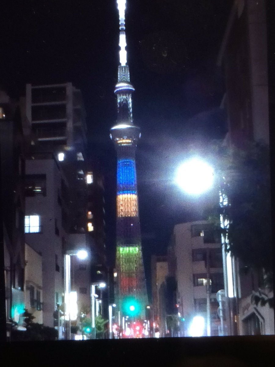 eagle_tw1029's tweet photo. スカイツリーは、オリンピック開催期間中、五色の「オリンピック特別ライティング」でした。そんなオリンピックも先程閉会しましたね。 https://t.co/rj2tuVhMQU