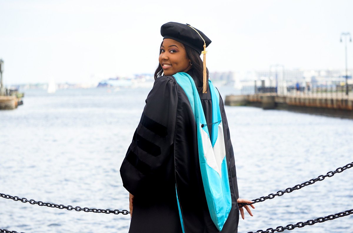 deepdimps_'s tweet photo. Yall, I'm so proud of myself 🥺🎓
Like I really just got my Doctorate in Physical Therapy https://t.co/fbh8rvmriL