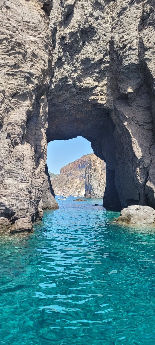Sandra3704's tweet photo. "U scrusciu du mari" #Sicily #Vulcano #Eolie @VisitSicilyOP https://t.co/6JOxtcvqKk