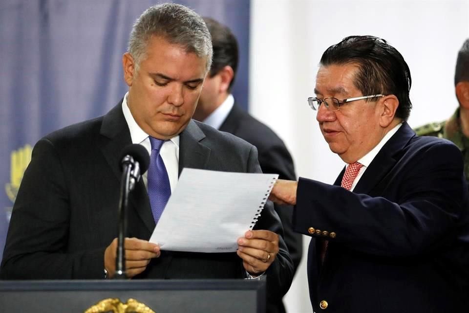 ElRoRodry's tweet photo. -- Mire presi, aquí está el discurso de los logros en sus tres años de mandato
- Pero Fernando, está mierda está en blanco
-- Por eso... https://t.co/WnQeUVwQ4C