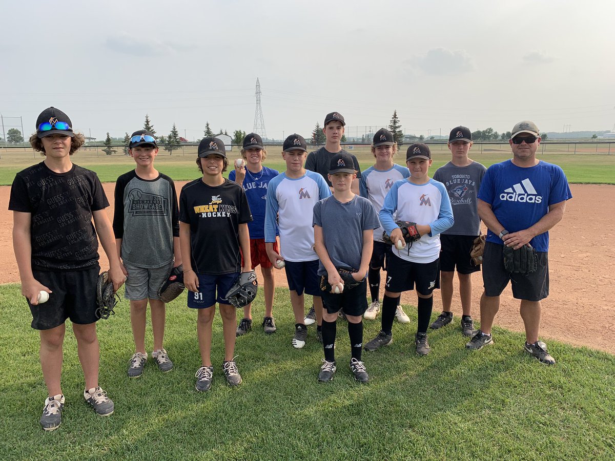 Aaa13u's tweet photo. We were joined at Friday practice by a local legend. @booger2525  @BdnMinorBall https://t.co/142x0NT0yX