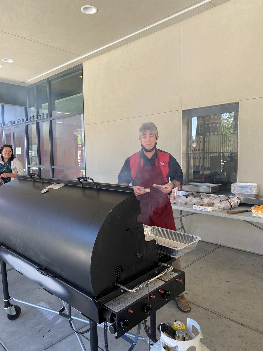 We spent Thursday and Friday gearing up for the new year welcoming new students and new teachers. Amazing energy on campus. It is such a #joy to be together on campus! @CoachAhern <a href="/rjmama/">Angie Corritone (she/her)</a> It’s going to be a great year!!