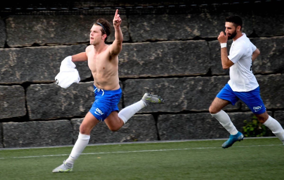 3-1 hjemme mot Kongsberg. 

Vi merket fort at det var over 600 dager siden vi sist spilte fotballkamp. Kongsberg leder 0-1 til pause, men gutta snur det til 3-1 og alle poengene blir igjen i Drammen. 

Mål av Kasper, Marcus og Erik ⚽️

Takk for alle som var å så på!