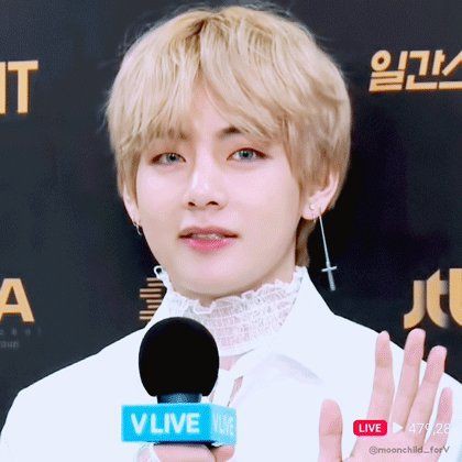 LoadsBts's tweet photo. He was the                He is the 
Prettiest                     prettiest even
                                      Now https://t.co/BEh4MBzTn4