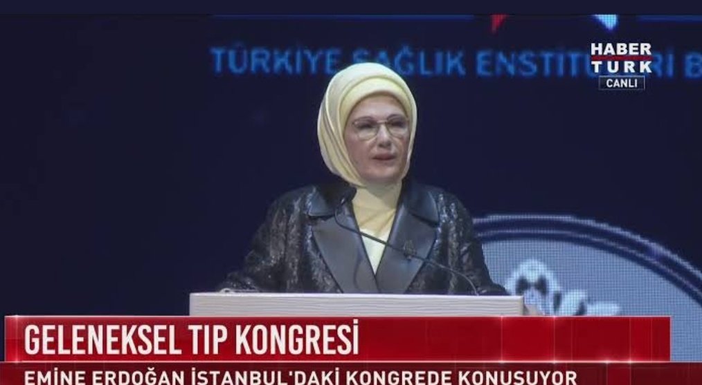 İlkokul mezunu Emine Erdoğan, ömrünün yarısını okumaya harcamış ve hala akademik çalışmalara devam eden profesörlere nutuk çekiyorsa, suçlu onu dinleyenlerdir...
#edanuricinadalet #TuerkiyeErdoğandanBueyuektuer #pazar #TayyipErdoğanİstifa