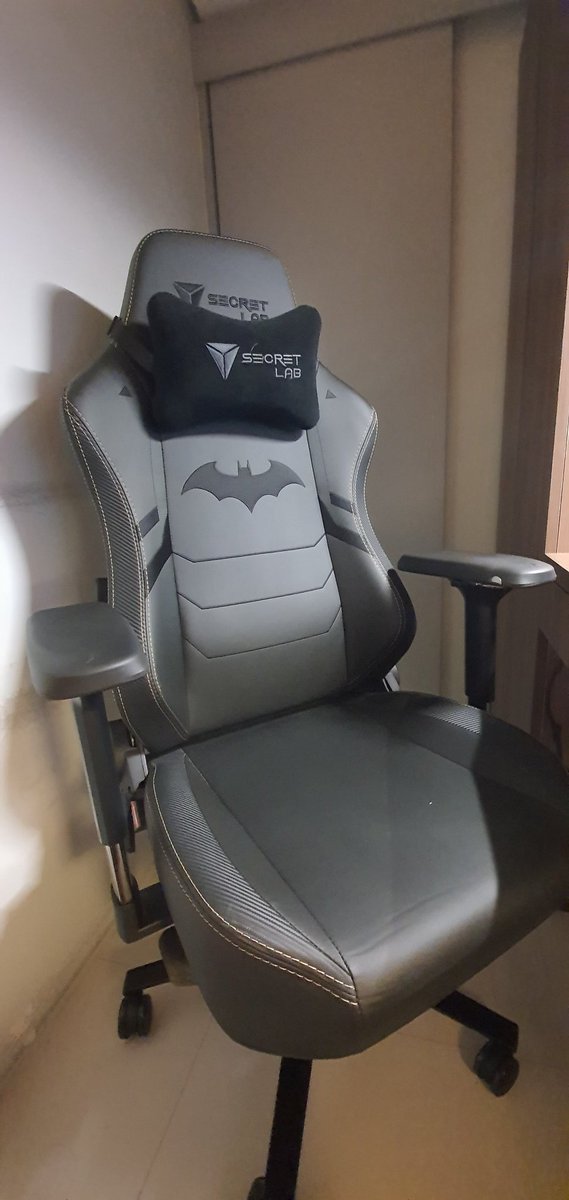 JaySHOUTS's tweet photo. Loving the Dark Knight Titan! https://t.co/iGKkJ8RPTY