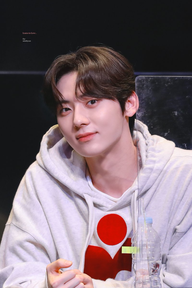 올해도 생일축하해🤍
#황민현 #민현