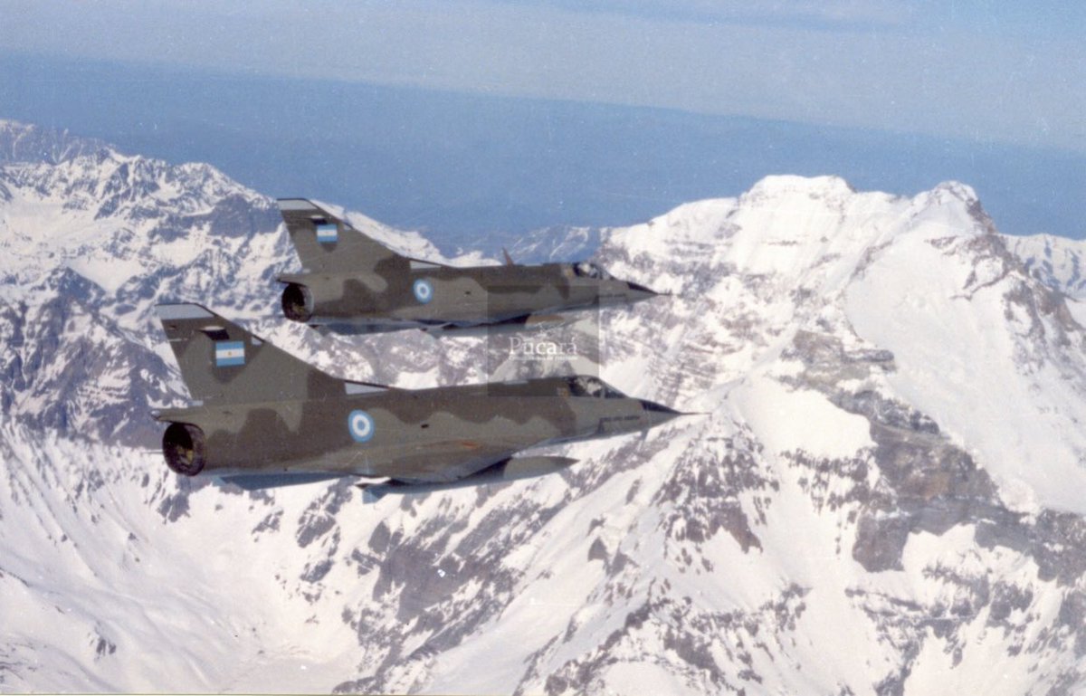 PucaraDefensa's tweet photo. Desde lo más alto de #America
@FuerzaAerea_Arg #FAA #navegacion #mirage #zonda #IVbrigada #andes #finger #mara #M3C #cordillera #M5A #M5F #mendoza #aconcagua #fuerzaaerea #cazadores #fighter #delta #supersonico #tactica 

https://t.co/0BY8aqwS4H https://t.co/VQkM1V9cKB