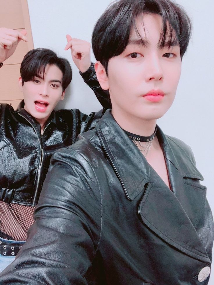 HAPPY BIRTHDAY JAEYOON 🥰❤️ fantasys are so lucky to have you and we appreciate everything you do. i hope you spend your day well, always take care of your health and please be happy!
#HAPPYJAEYOONDAY
#재윤이의_여름은_언제나_해피엔딩