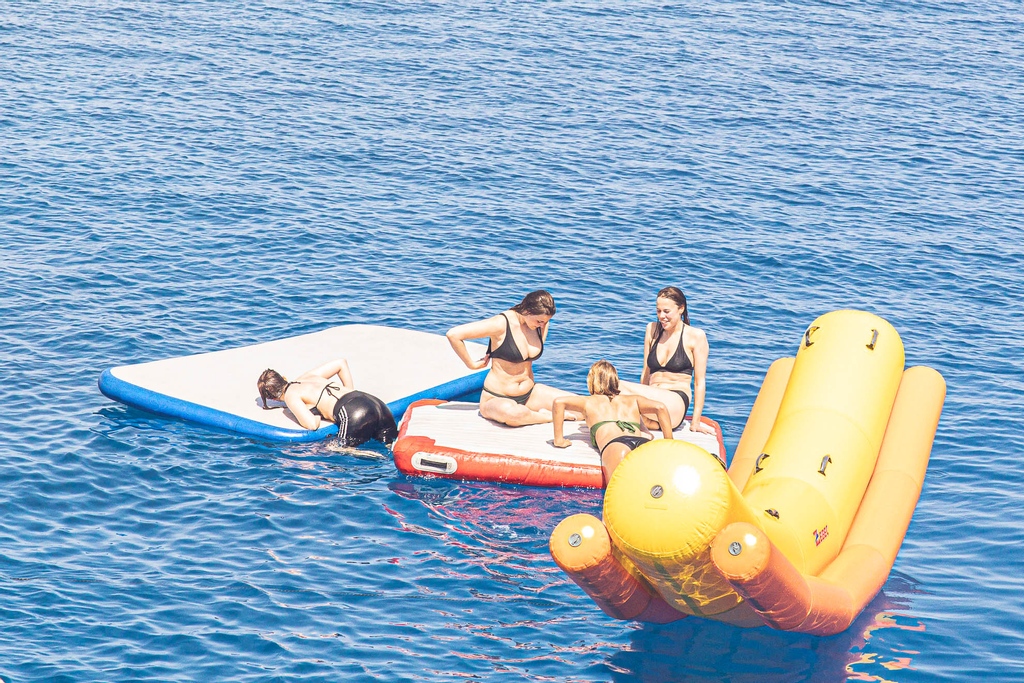 AmareTechno's tweet photo. 4 more sleeps before we sail into a full week of freedom, floating on the #RedSea, with great #house and #techno music and the best star-gazing and sunsets and moonrises in the desert ! 

More info? 
send an email to audaciousbyamare@gmail.com

#floatingaudacious

Aug. 11-18 https://t.co/ZW5JSv20hY