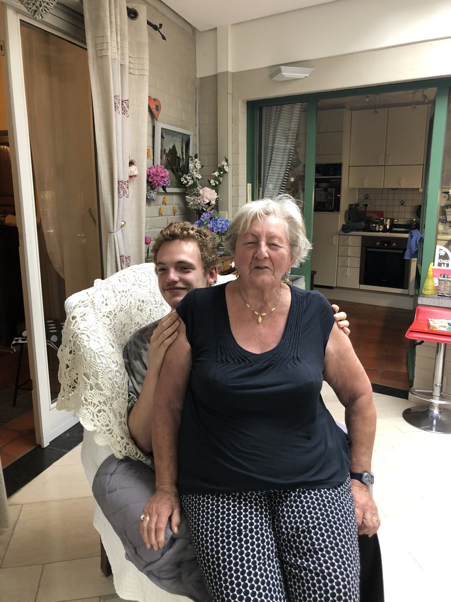 LeaVromman's tweet photo. Grandma and bro appreciation - grosss cul https://t.co/PKVTh25kAd