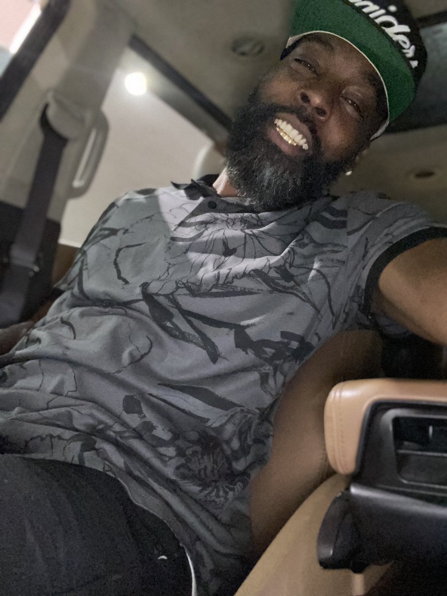 BIGCADE100's tweet photo. Shoot you in ya face you diss JV it ainโt no tussling ๐ค! #LLJV https://t.co/L1GULlndgx