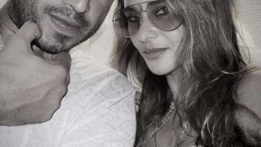 عاجل.. نيللي كريم تؤجل حفل زفافها بسبب وفاة دلال عبد العزيز