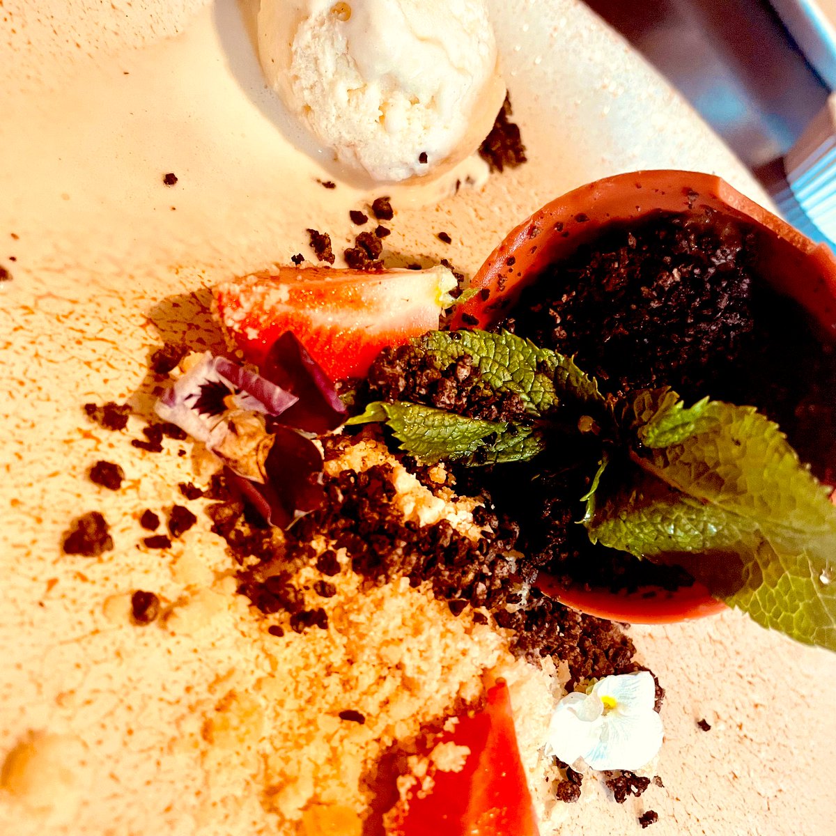 Helen Nelson tweet media