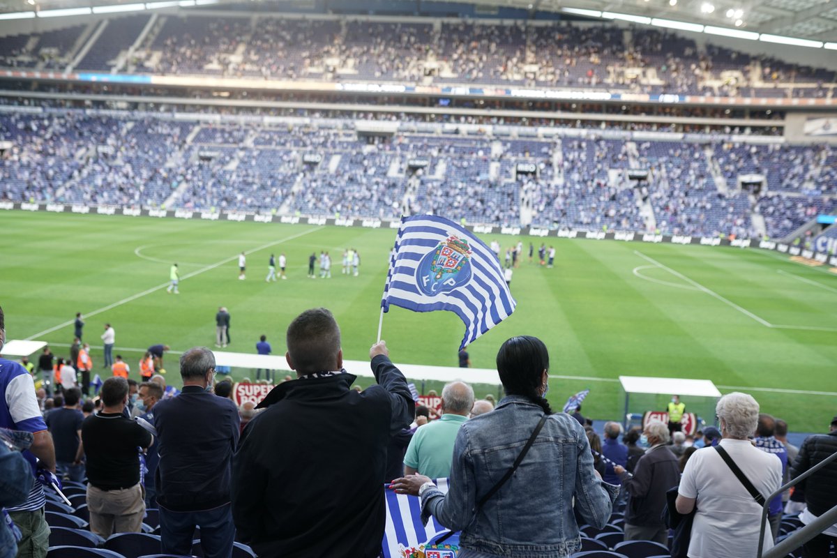 IvaNFCPortO's tweet photo. «Драконы» вместе 💙
#FCPorto #FCPBFS #LigaPortugal https://t.co/w0CH6oVvED