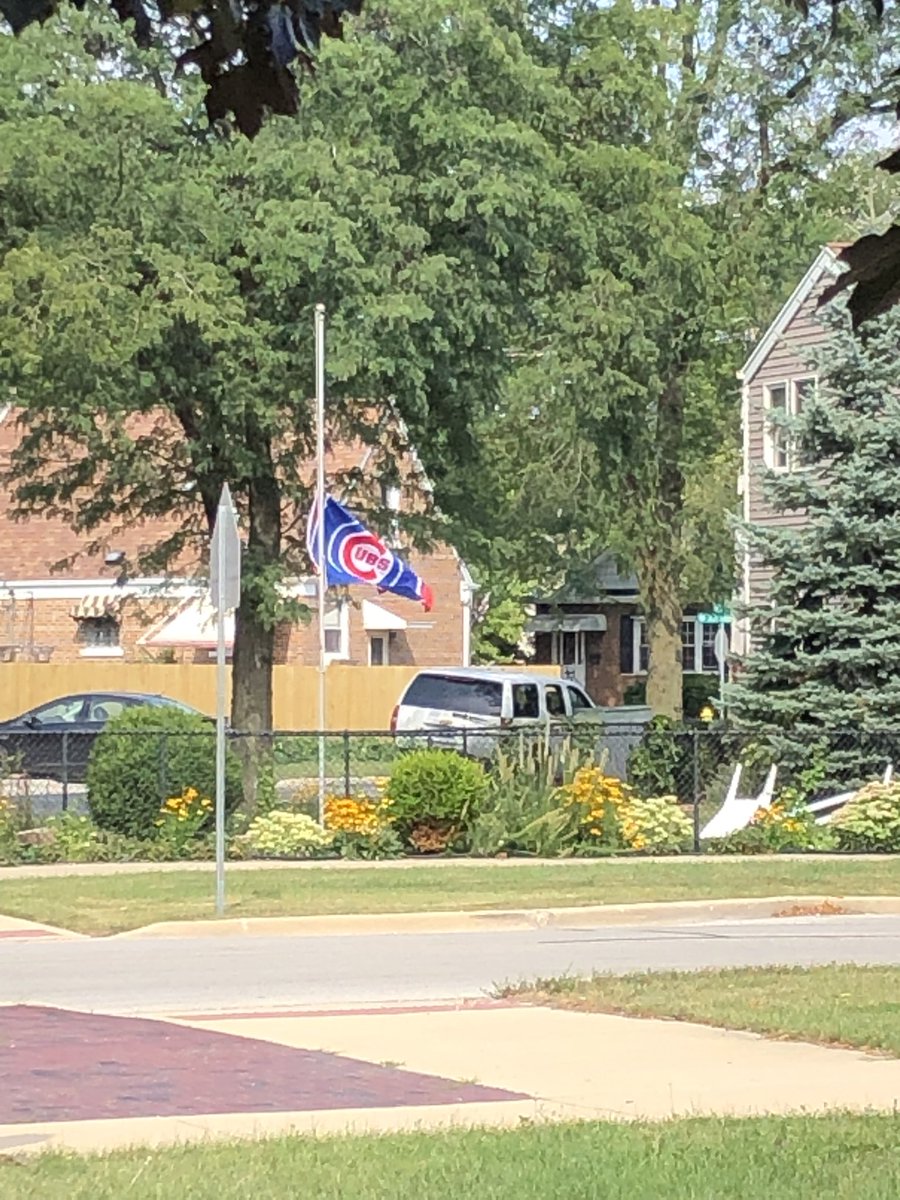 FitzWatson's tweet photo. Fist bump to this family in Brookfield flying their Cubs flag at half staff #cubs #bryzzo #elmago https://t.co/COTWXpCSOA