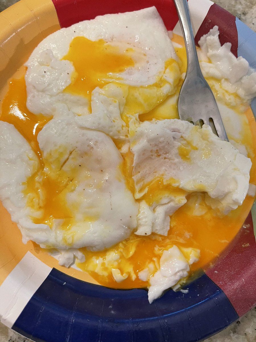 MrsRichardsonL's tweet photo. I am terrible at making poached eggs! Any tips? But I tried to make them for my son. #ACEcubs #ACEsummer #helikedthem #homemade https://t.co/DSZS8GDIiV