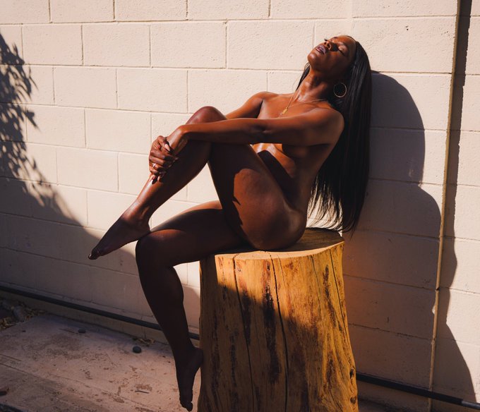 1 pic. My relationship with wood be like….? 

@MarloweHolt took these pictures ?

Find more ?
https://t