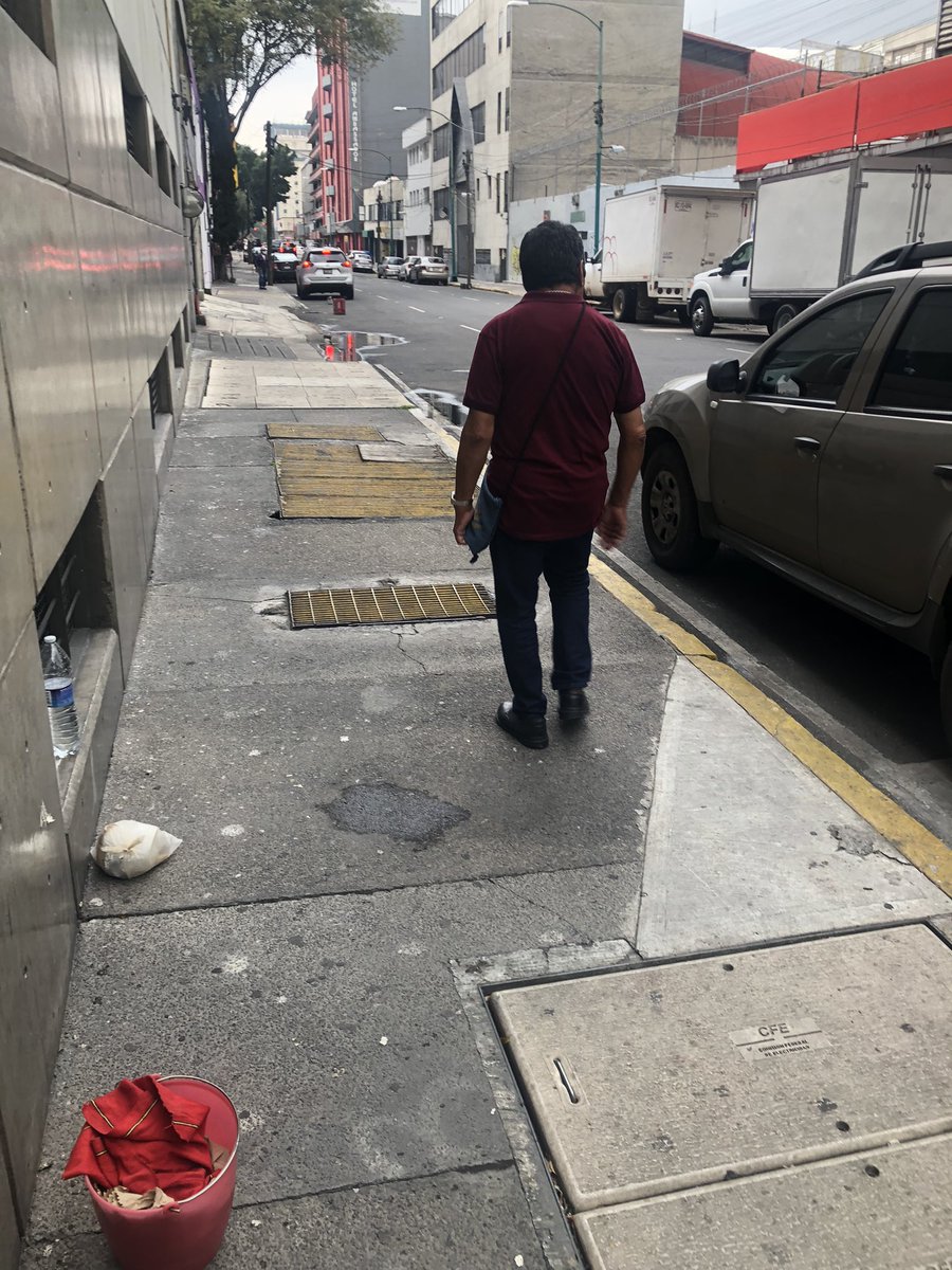 Adueñándose de las calles humbold entre artículo 123 y Juárez <a href="/AlcCuauhtemocMx/">Alcaldía Cuauhtémoc</a> <a href="/SSC_CDMX/">SSC CDMX</a>