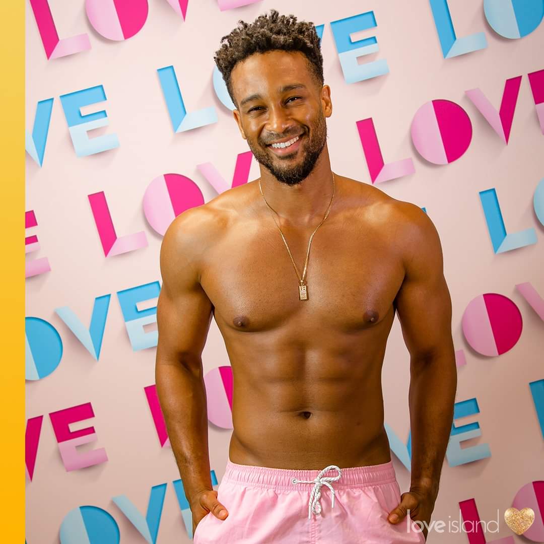 DaviMalone's tweet photo. Ok hear me out... Teddy and Matt should just couple up and take home the 50k? #loveIsland https://t.co/YSqiR6lvc0