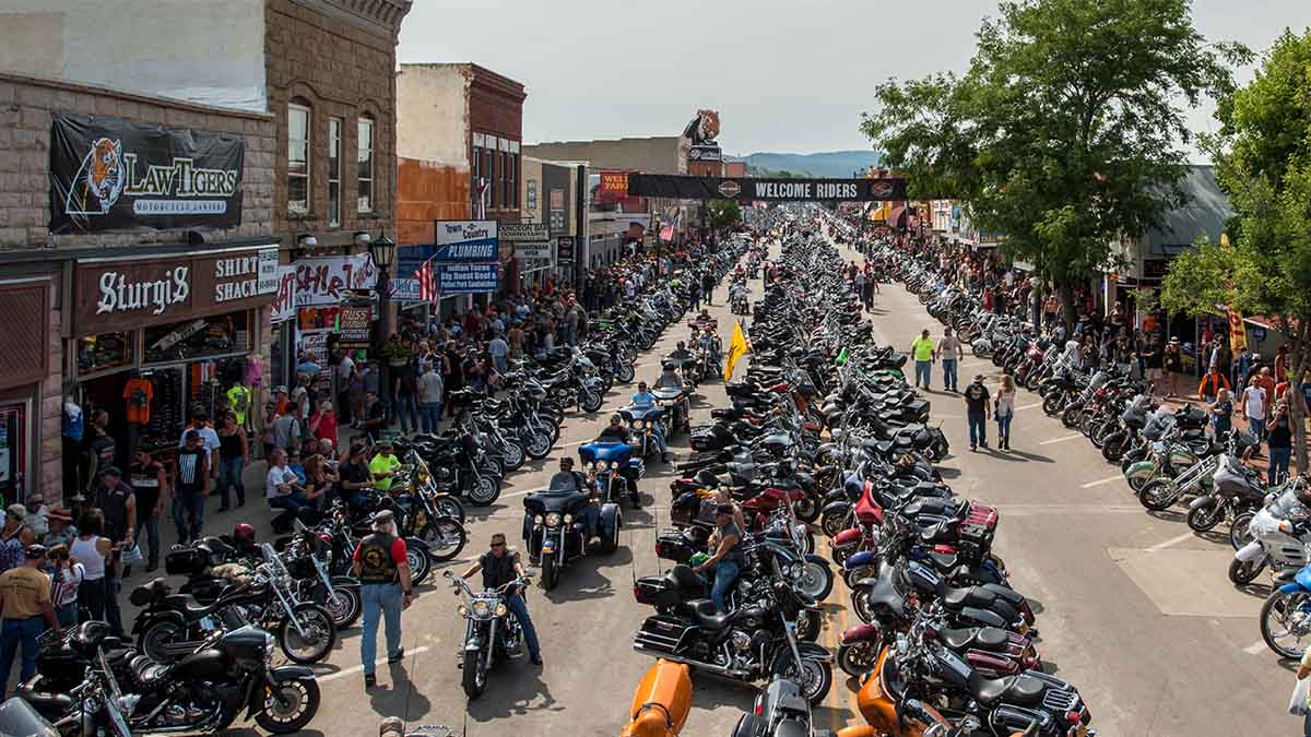 Pterodactyllib's tweet image. #ObamaVariant where every one was vaccinated. Now this one here is called the #SwampassVariant It's more deadly.