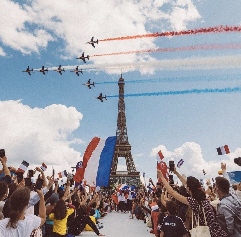Gnougnou25's tweet photo. Ça y est! Clôture officielle de @Tokyo2020 🙌🏽🤩

Le drapeau à la maison ✅

Rdv avec le 🌍 entier dans 3 ans pour des JO exceptionnels avec la French touch qui va avec 👊🏽 😁💃🏾🇫🇷 

Merci @ParisJeTaime @Paris @Paris2024 et @Thom_astro pour cette incroyable cérémonie 🤩🙏🏽 #Paris2024 https://t.co/MueigGILYO
