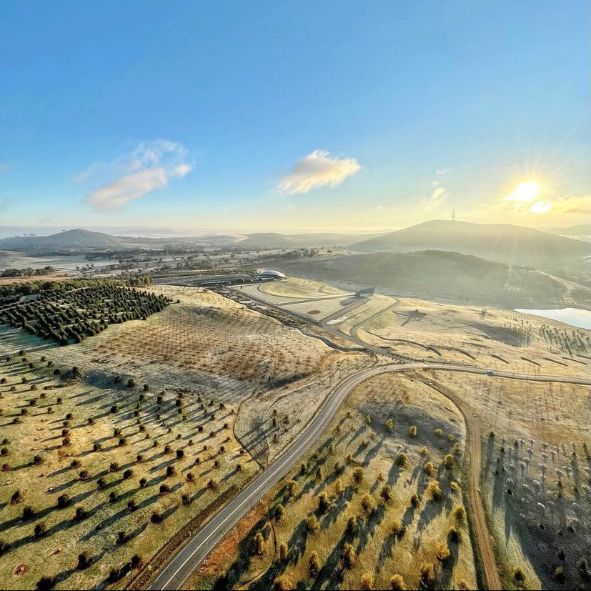 sofranksocial's tweet photo. Canberra is looking spectacular right now. Big thanks to @BalloonCanberra for continuing to show Canberra's beauty!
#sofranksocial #visitcanberra #balloonaloftcanberra #balloonaloft #canberrawinter #canberrafromtheair https://t.co/tisJb4aFjc