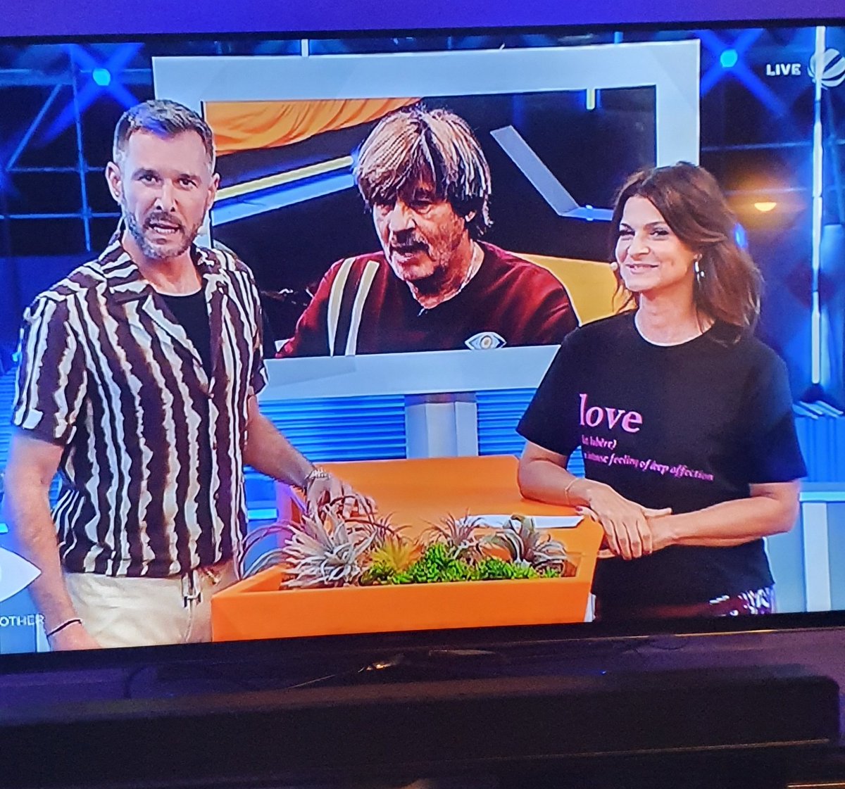 Felix_Be96's tweet photo. Jogi Löw sah vor vier Wochen auch noch besser aus... #PromiBB https://t.co/VcSEy6A2zA