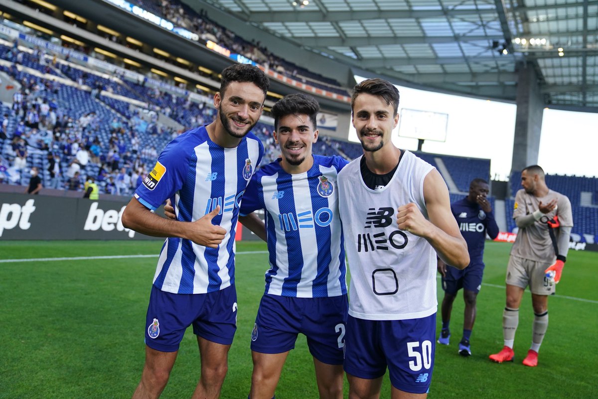 IvaNFCPortO's tweet photo. Миссия выполнена 💪
⚡ Первые 3⃣ очка в чемпионате
#FCPorto #FCPBFS #LigaPortugal https://t.co/vhjzmWs1Bu