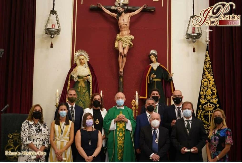 Buenas tardes,

Desde estas líneas deseamos a la nueva Junta de Gobierno de la Hermandad de Expiración mucha suerte en su nueva andadura tras tomar posesión en el día de hoy.

Que Cristo Rey y María Santísima de la Estrella acompañen

Foto 📸: Eduardo Albarrán Orte (islapasion)